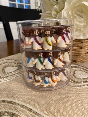Cute Jesus Sash Figurines -80 pcs